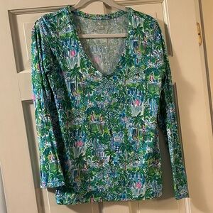 Lilly Pulitzer Tropical Print V-Neck Women’s pajama Top Long Sleeve.